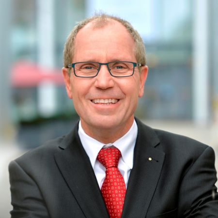 Landrat Manfred Müller spricht